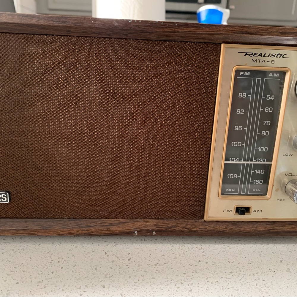 MTA-8 Vintage Brown Radio. Works perfectly. ready to ship!